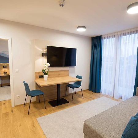 Leo Apartments Місбах Екстер'єр фото